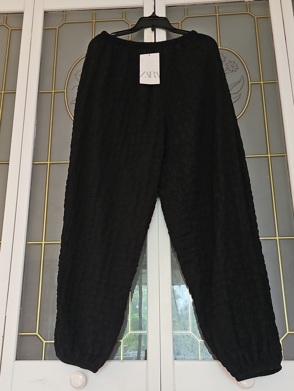 Zara Men’s Black Textured Elastic-Waist Pants